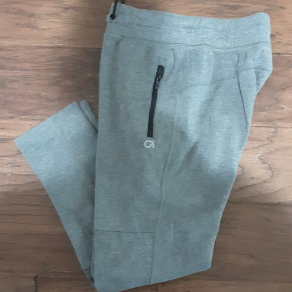 Gap fit joggers